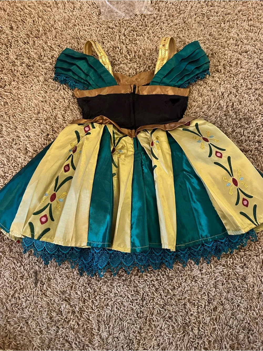 Disguise elegant teal
